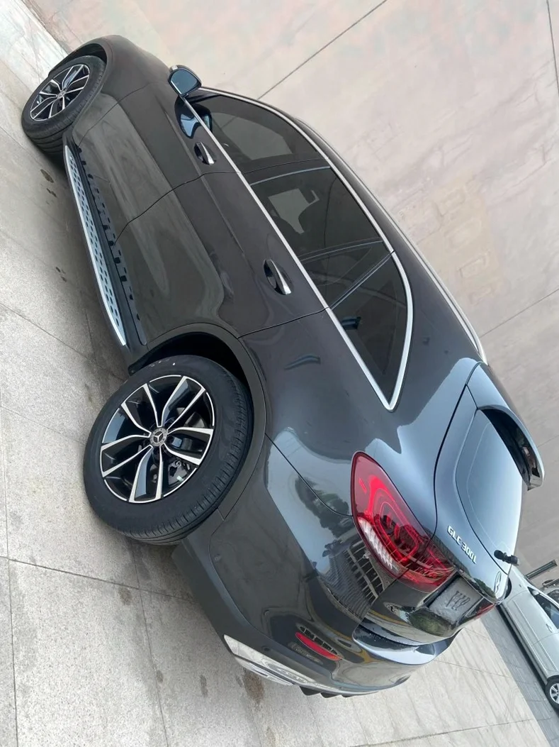 奔驰GLC 内饰后排