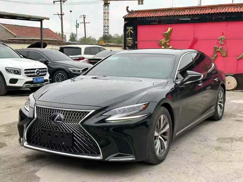 雷克萨斯LS 正面外观二