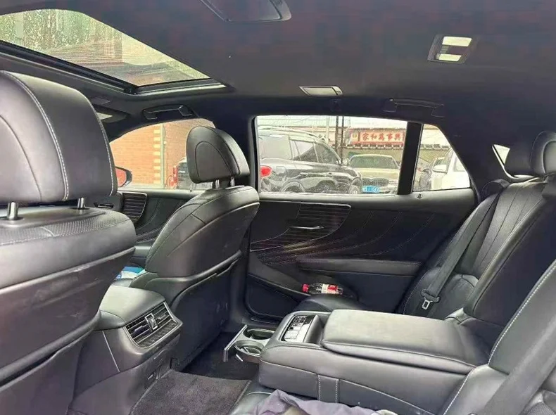 雷克萨斯LS 后面外观二