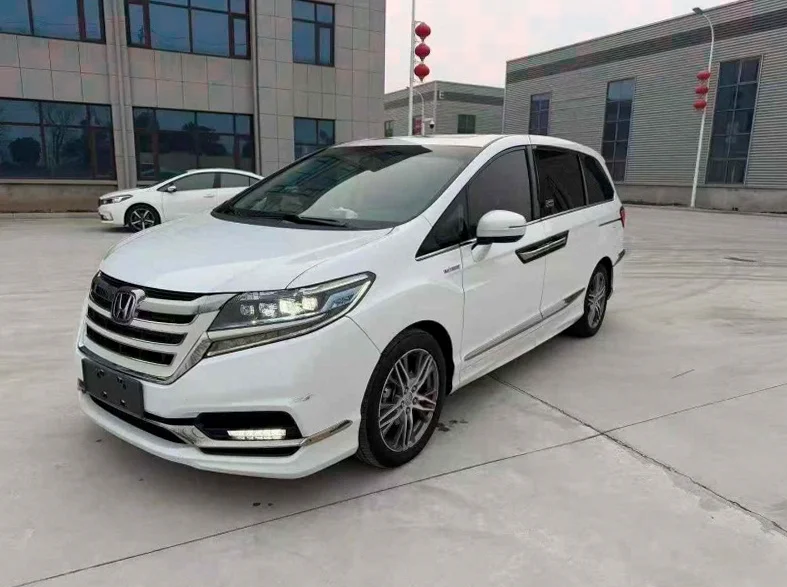 本田艾力绅 正面外观二