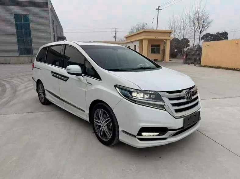 本田艾力绅 正面外观三