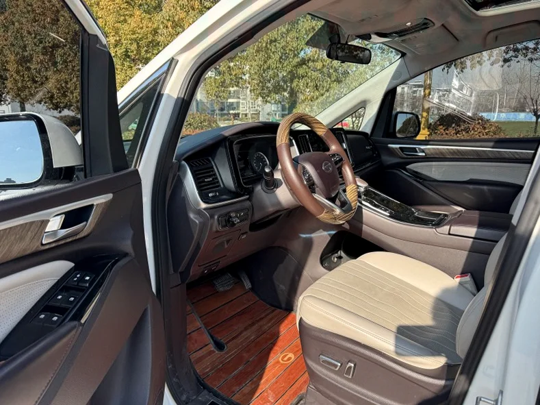 传祺M8 后面外观三