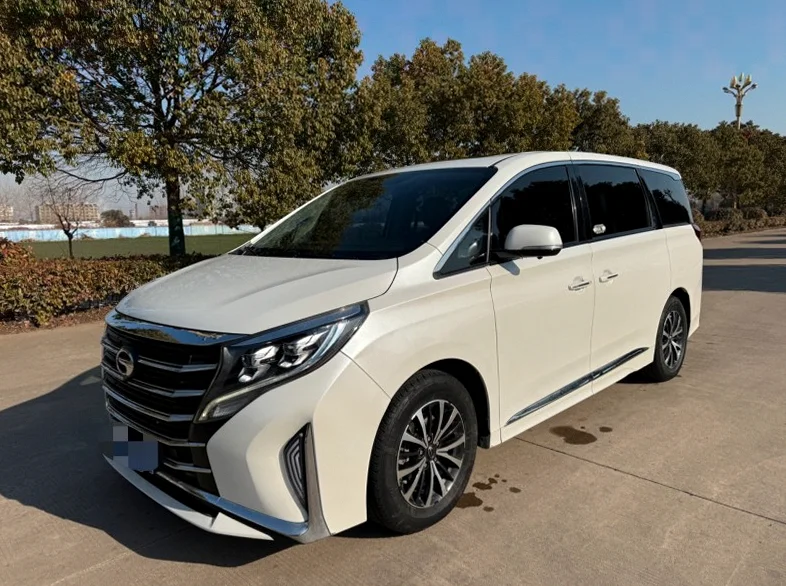 传祺M8 正面外观二