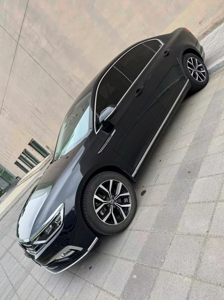 大众迈腾 后面外观一