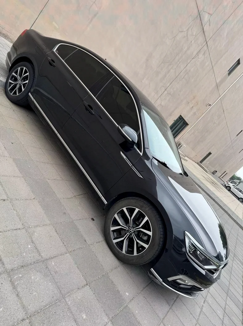 大众迈腾 正面外观二