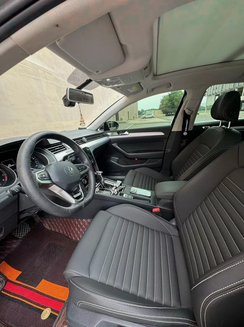 大众迈腾 后面外观二