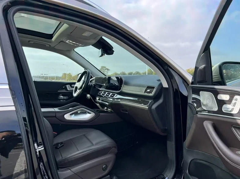 奔驰GLS 内饰后排