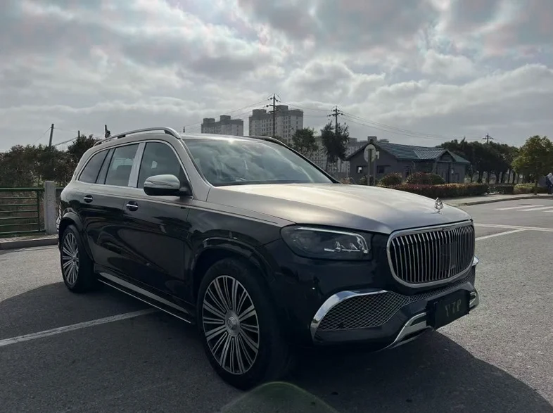 奔驰GLS 后面外观二