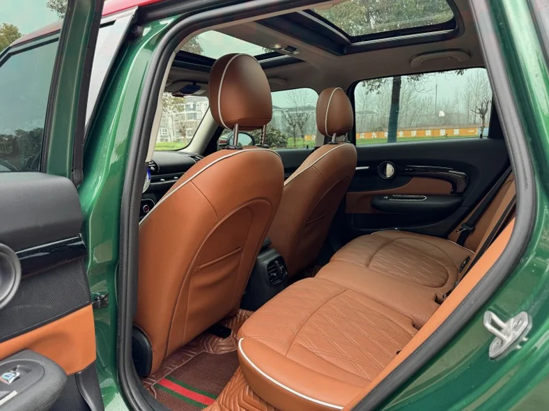 MINICLUBMAN 内饰前排