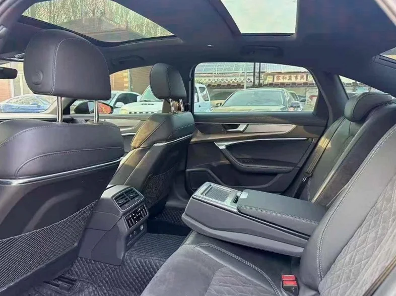 奥迪A6L 后面外观一