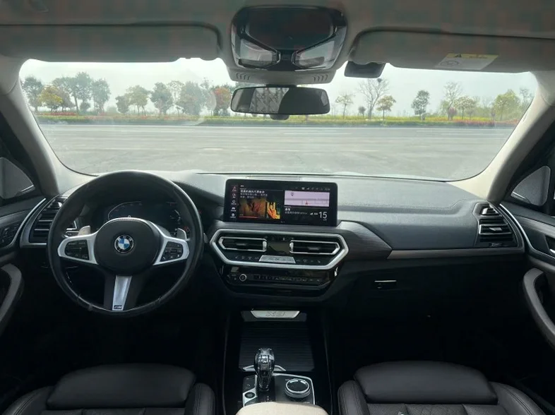 宝马X3 内饰前排