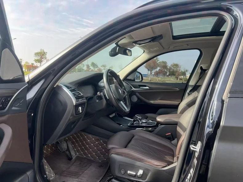 宝马X3 内饰后排