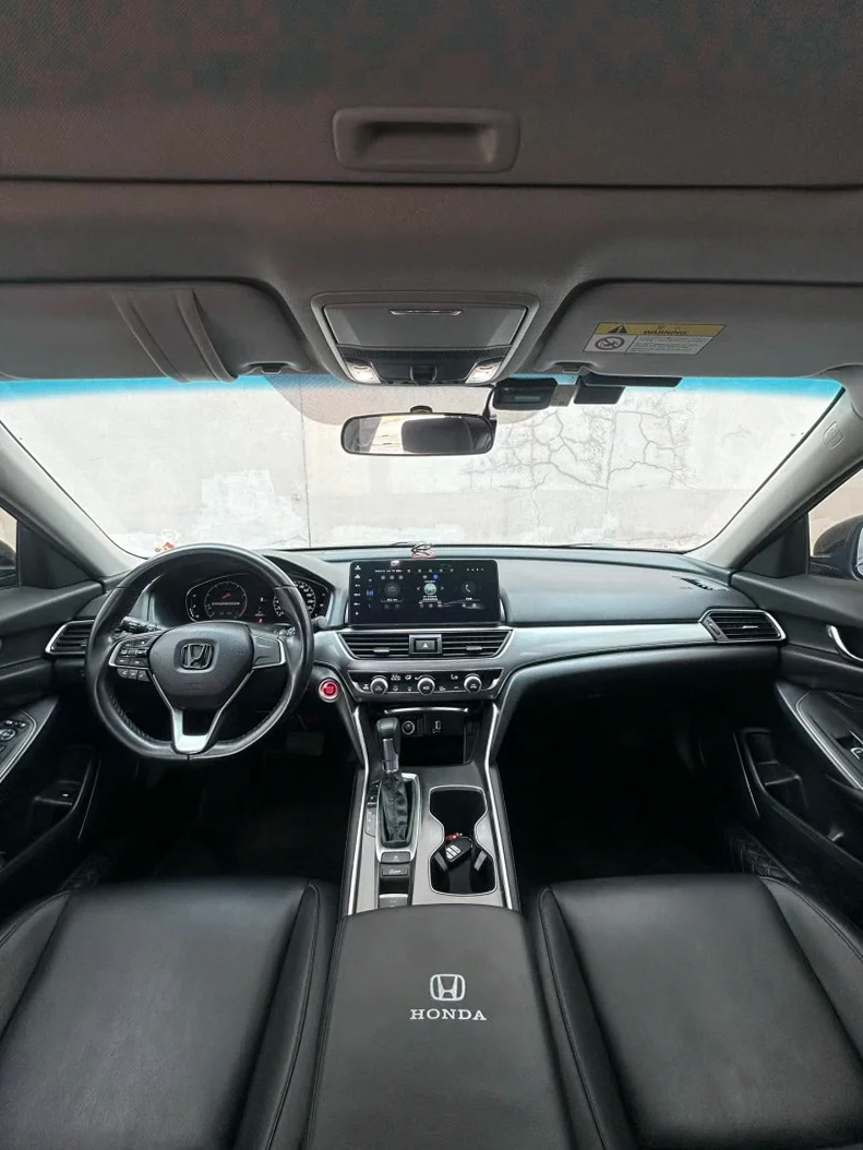 本田雅阁 内饰后排
