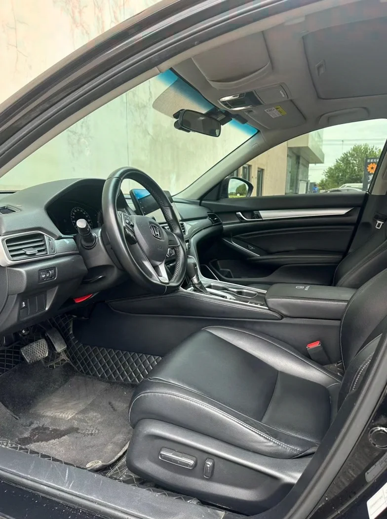 本田雅阁 正面外观二