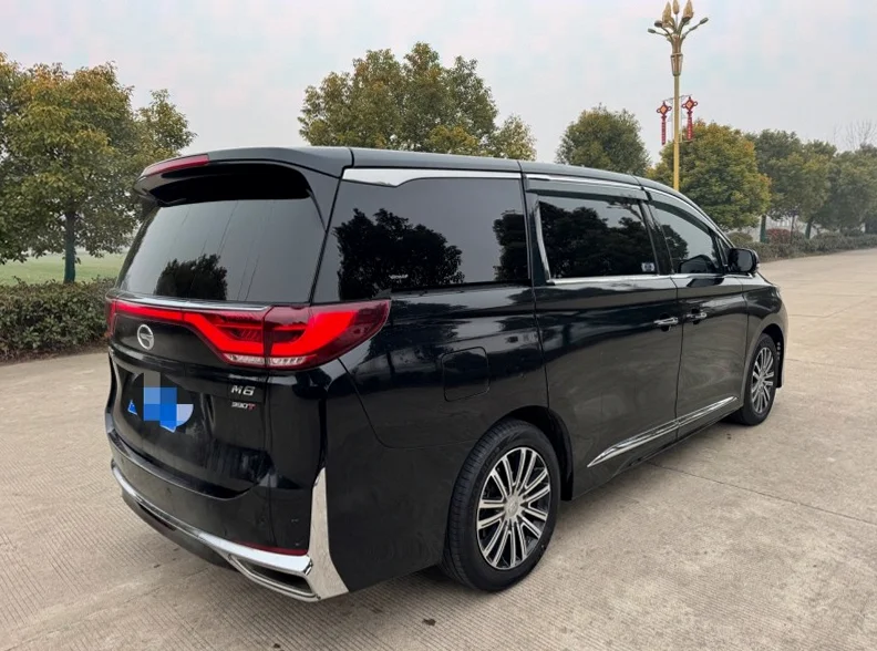 传祺M8 后面外观一