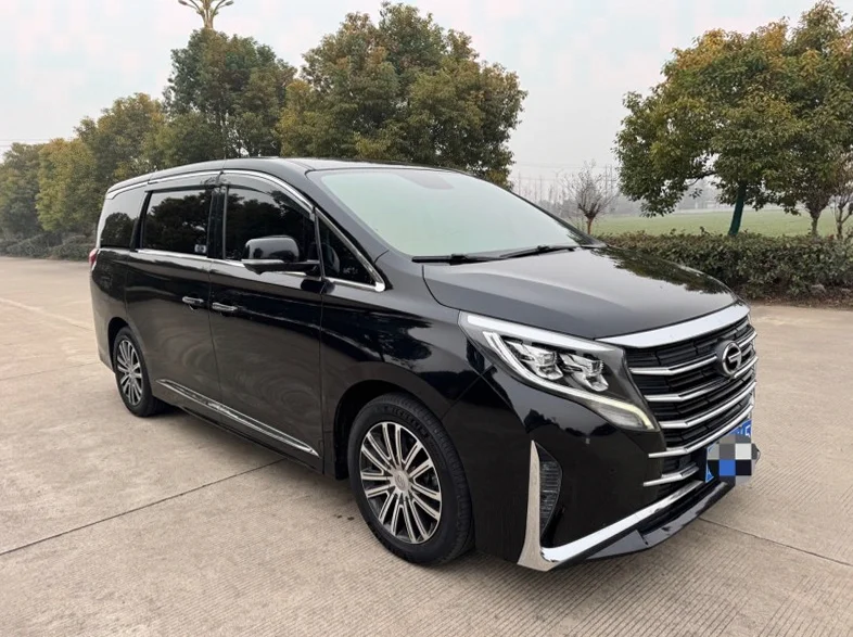 传祺M8 正面外观三