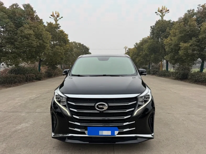 22年传祺M8领秀系列至尊版顶配