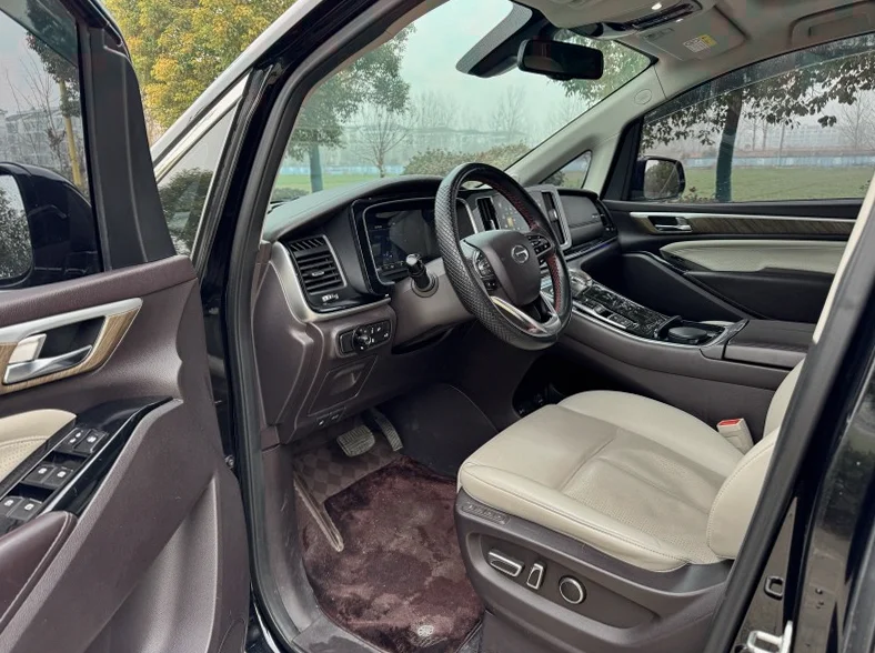 传祺M8 后面外观三