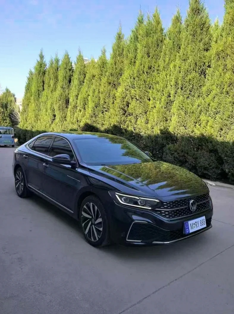 大众帕萨特 正面外观二