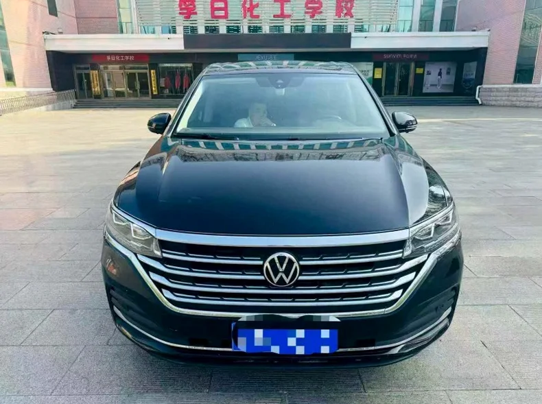 22年大众威然380 23款尊驰版