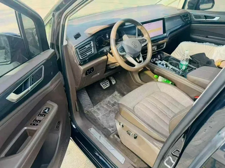 大众威然 后面外观二