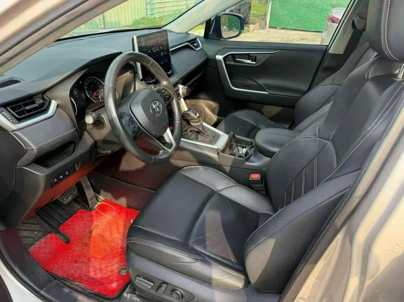 丰田威兰达 后面外观一