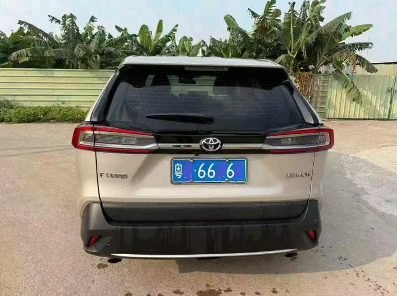 丰田威兰达 内饰后排