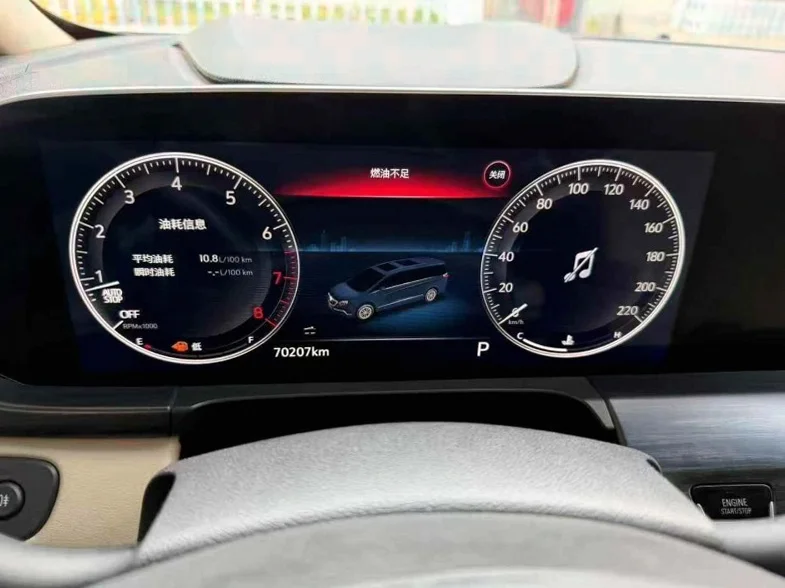 别克GL8 后面外观一