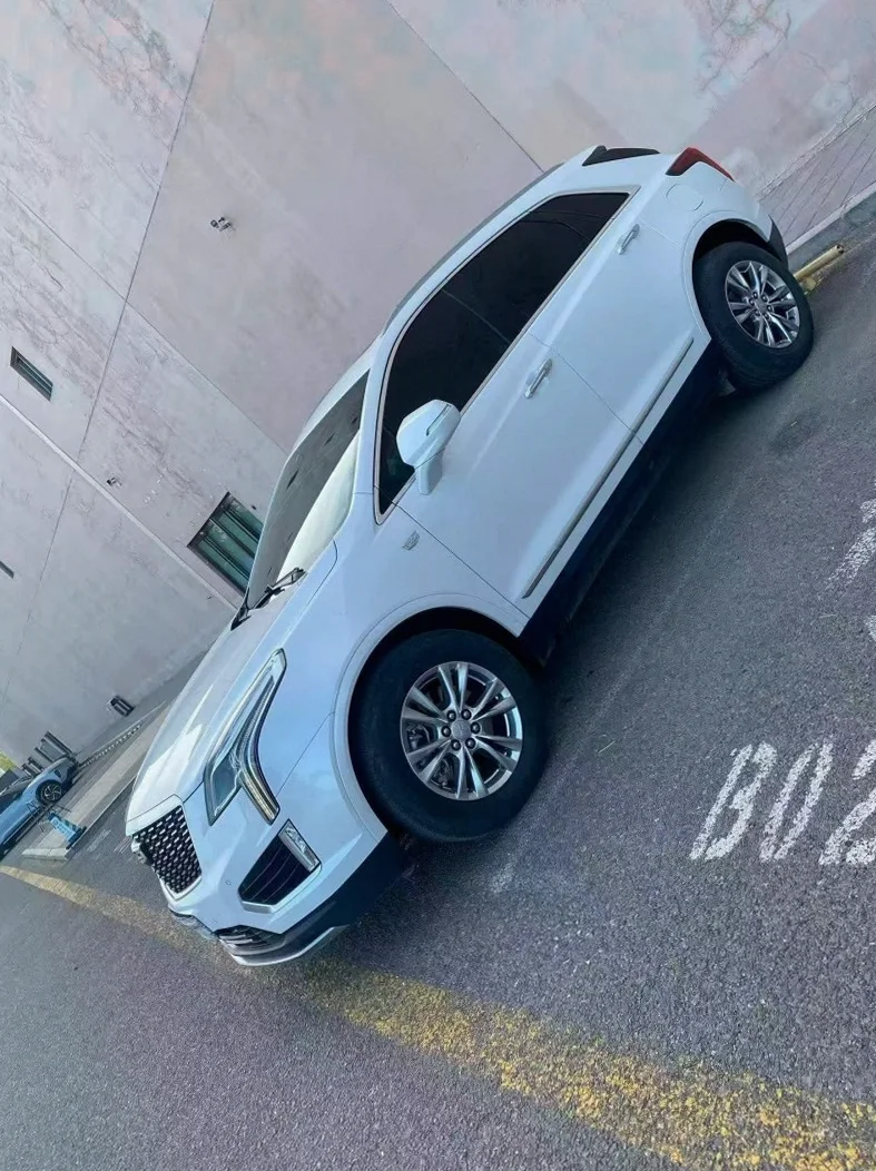 凯迪拉克XT5 后面外观一