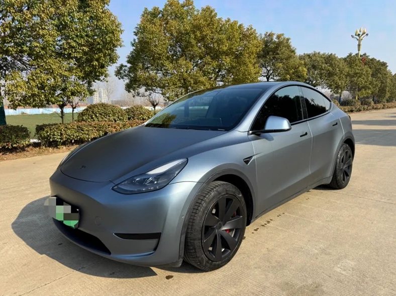 特斯拉MODEL 正面外观二