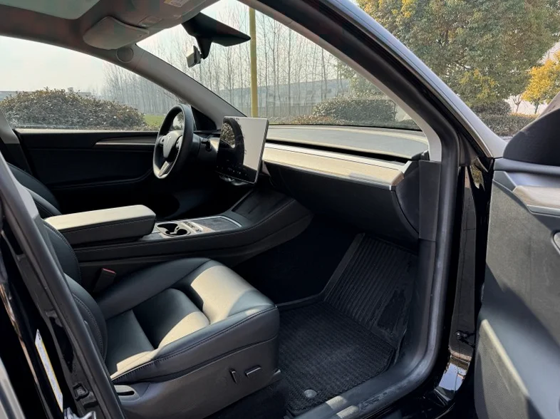 特斯拉MODEL 内饰后排