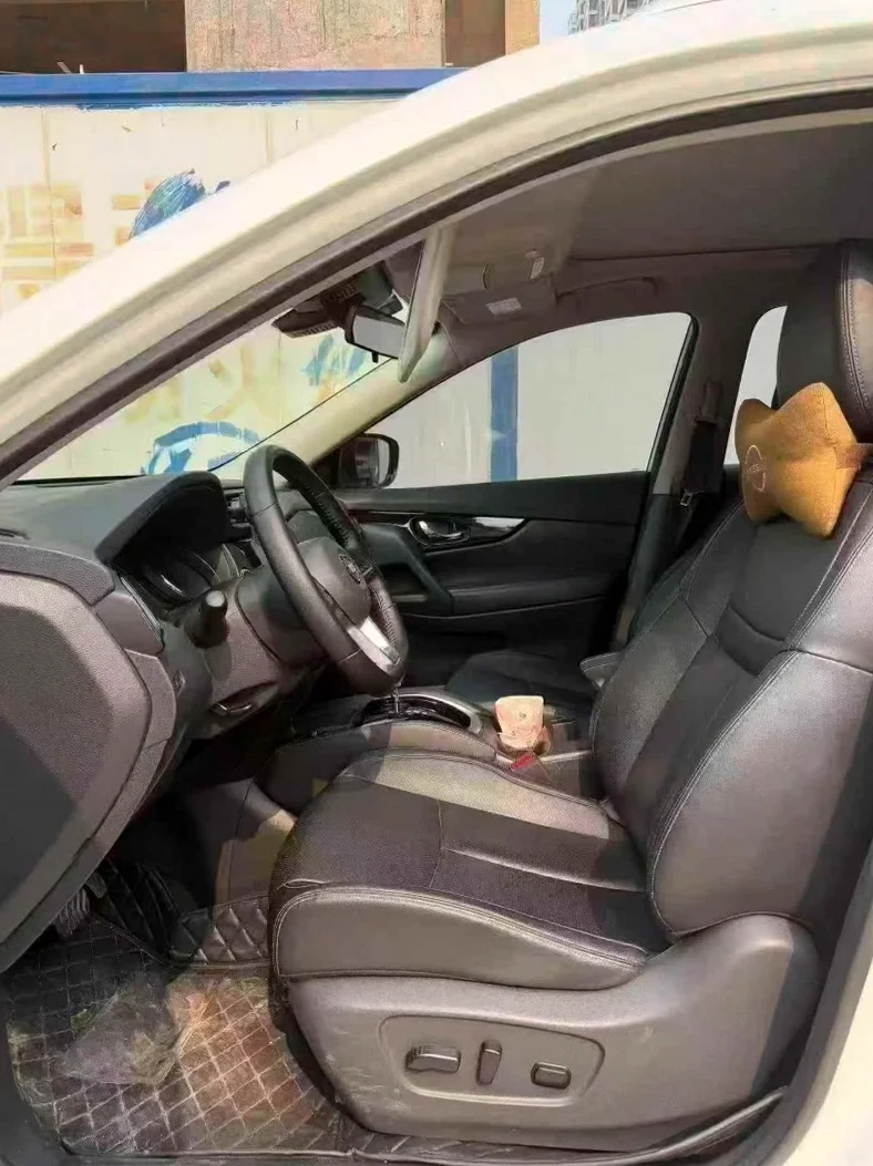 日产奇骏 后面外观一