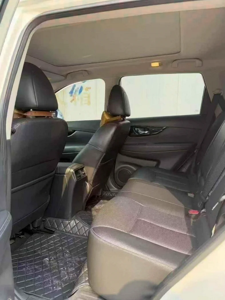 日产奇骏 后面外观三