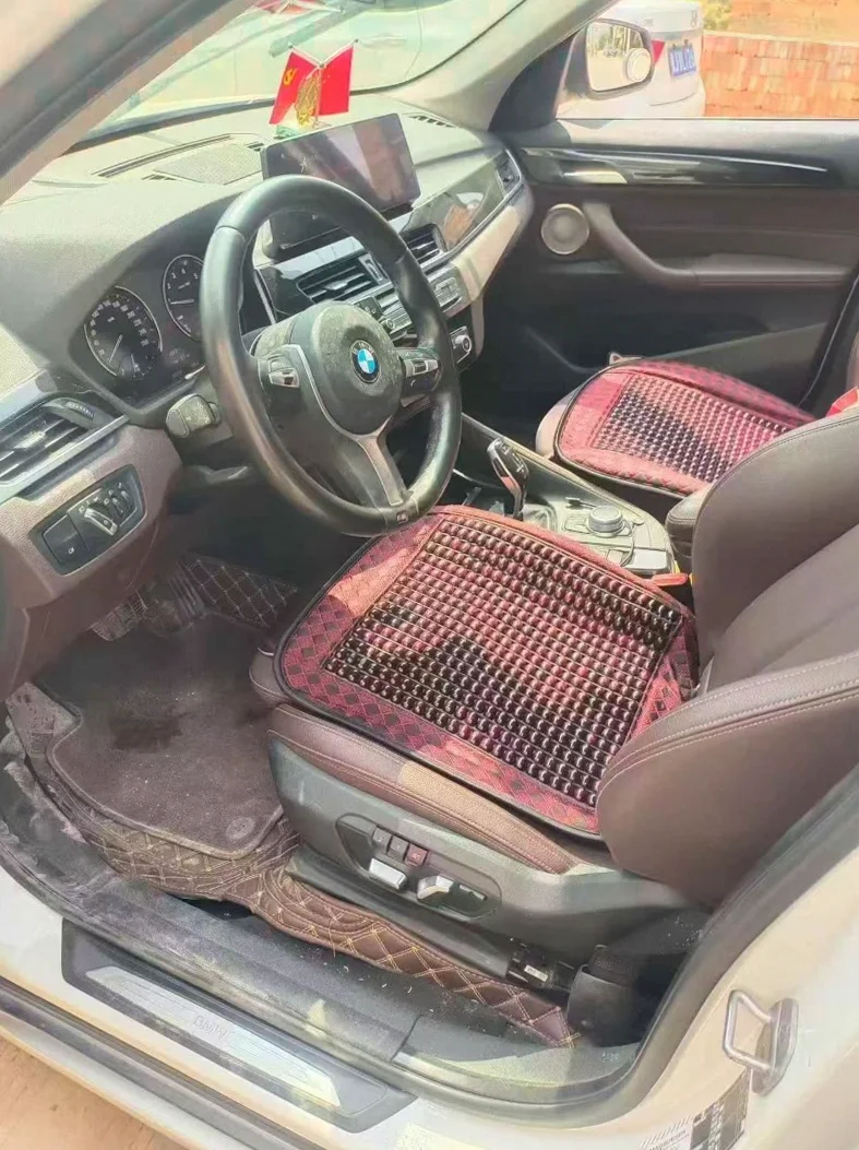 X1宝马 后面外观一