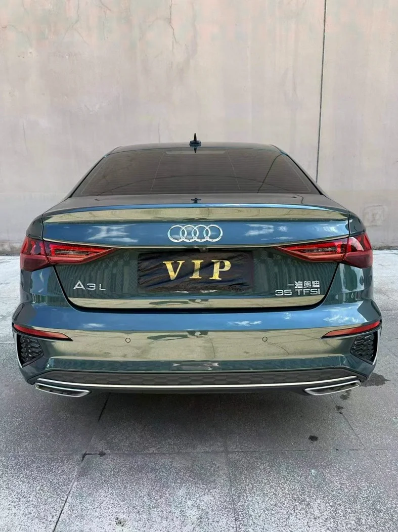 奥迪A3 内饰后排