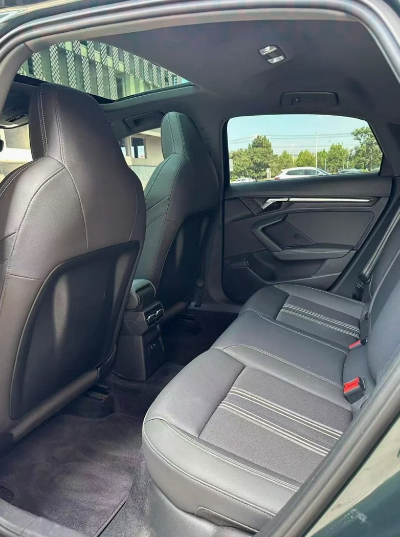 奥迪A3 内饰前排