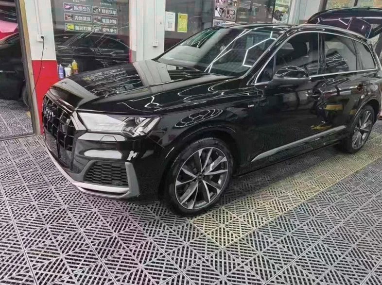 奥迪Q7 正面外观三