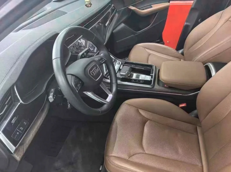 奥迪Q7 后面外观二