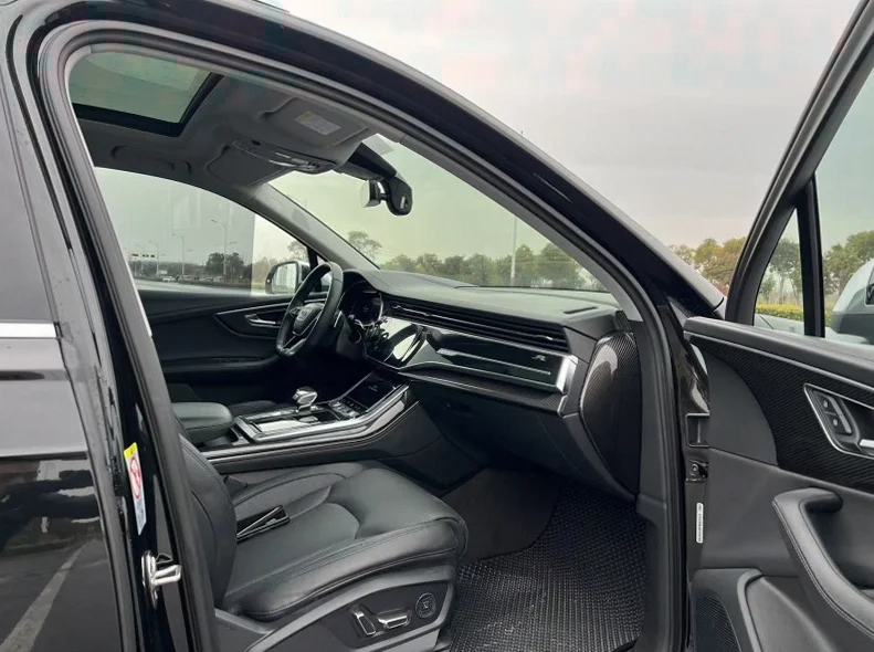 奥迪Q7 后面外观二