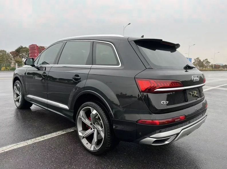 奥迪Q7 内饰前排