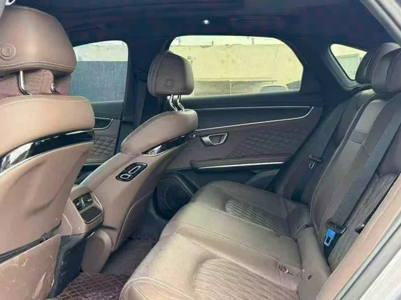 比亚迪汉 后面外观二