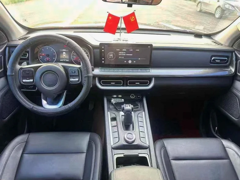 长城汽车炮 后面外观二