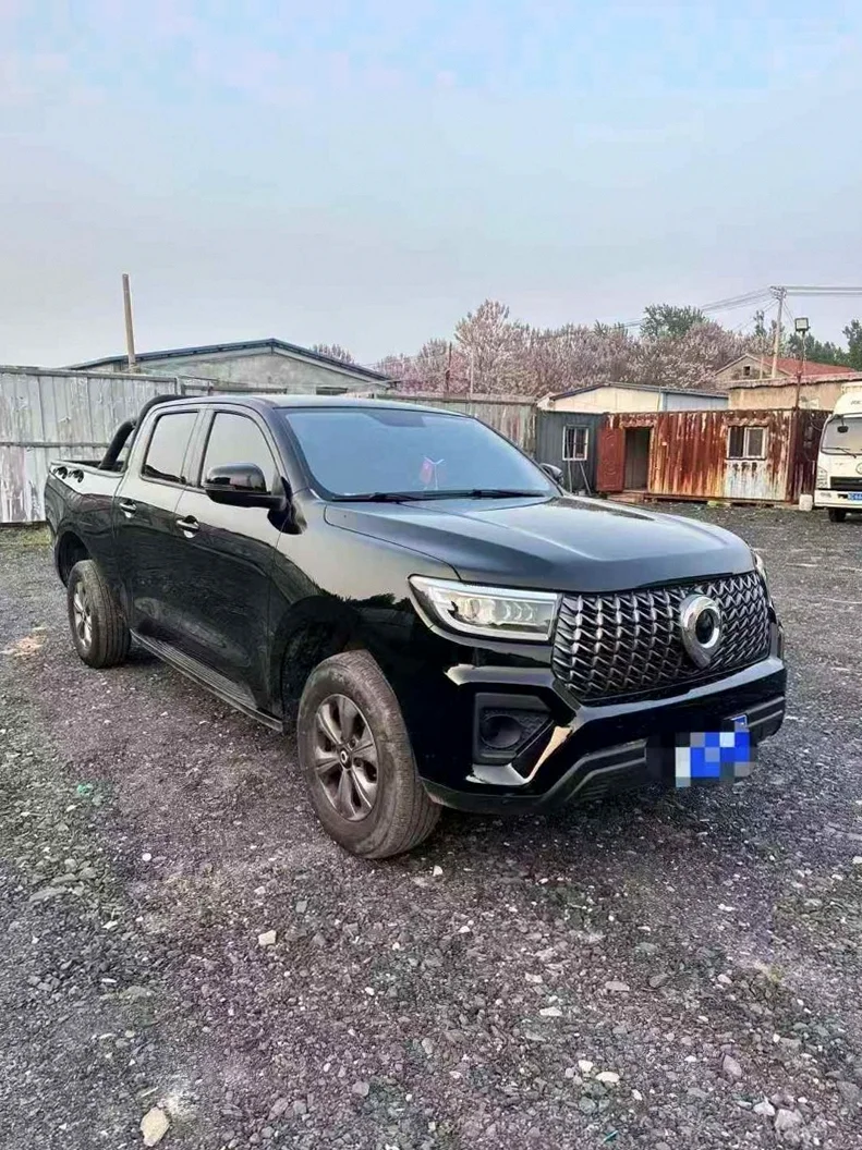 长城汽车炮 正面外观二