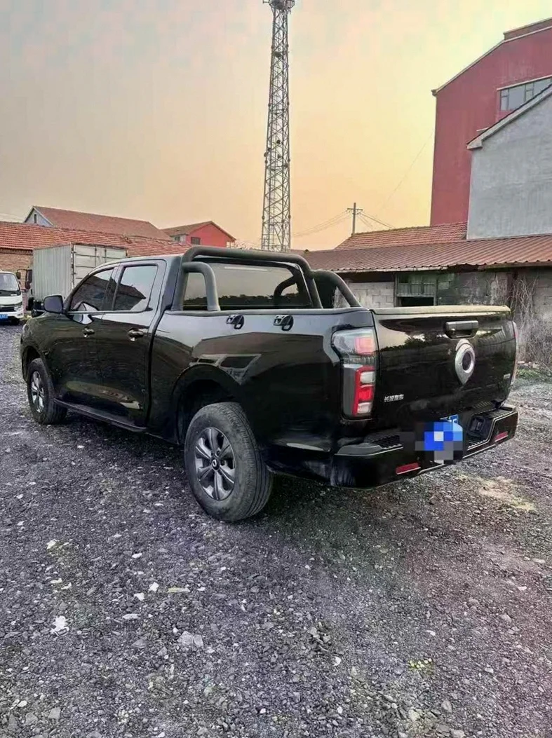 长城汽车炮 内饰前排