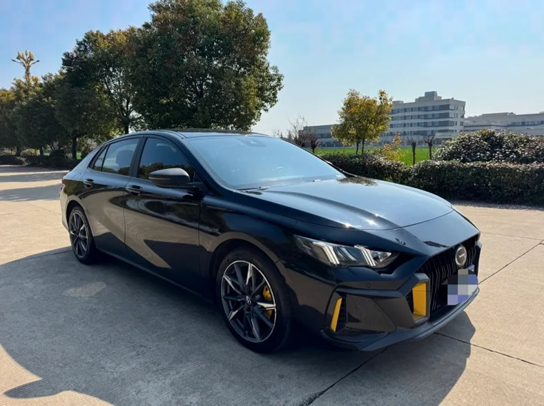 传祺影豹 正面外观三