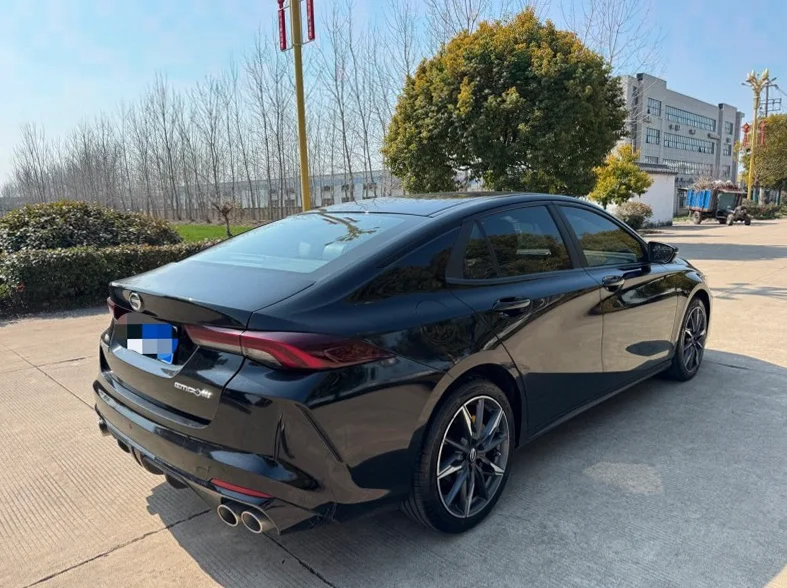 传祺影豹 后面外观一