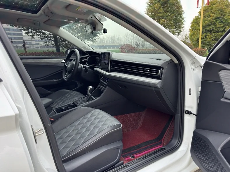 大众速腾 内饰后排