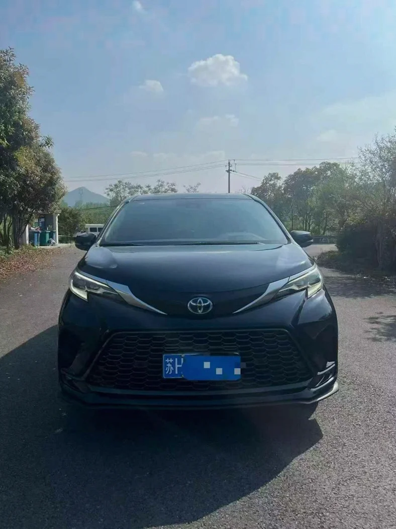 23年丰田塞纳格瑞维亚顶配旗舰VIP版