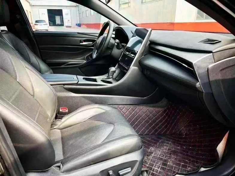 丰田亚洲龙 后面外观一