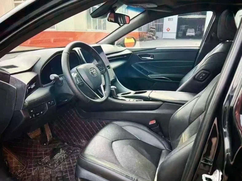 丰田亚洲龙 内饰前排